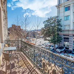 https://royal-hotel.alltbilisihotels.com