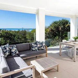 https://ultimate-noosa-six-bedroom-luxury-with-waterslide.hotelssunshinecoast.net